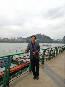 胡振教授